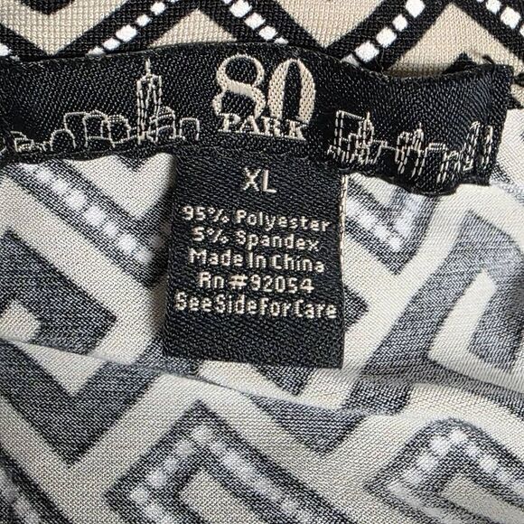 80 Park XL Geometric Sleeveless Blouse Black White - Picture 4 of 6